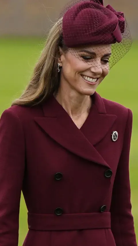 Melania’s Hat, Catherine’s Feather Brooch and Additional Remarkable Outfits Thus Far